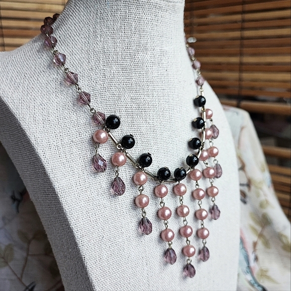 Cascading Gold Tone Lilac Teardrop Glass Beaded Necklace Faux Pink Pearls J Hook - Picture 2 of 7